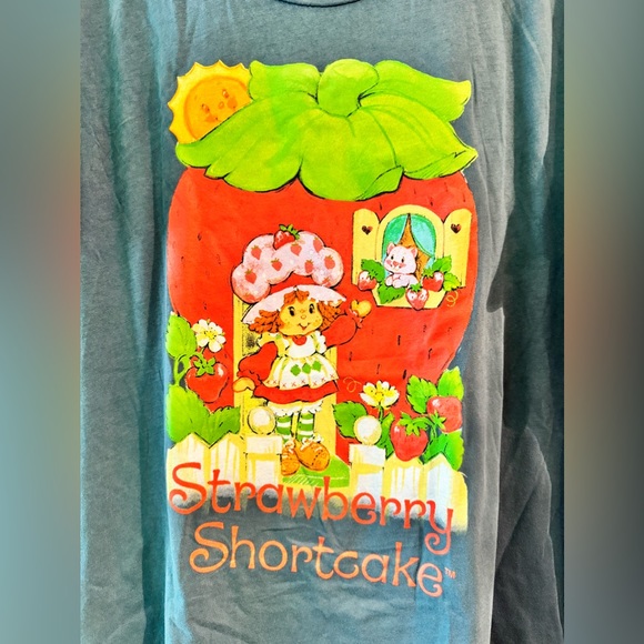 NWOT Strawberry shortcake shirt XL - Picture 2 of 3